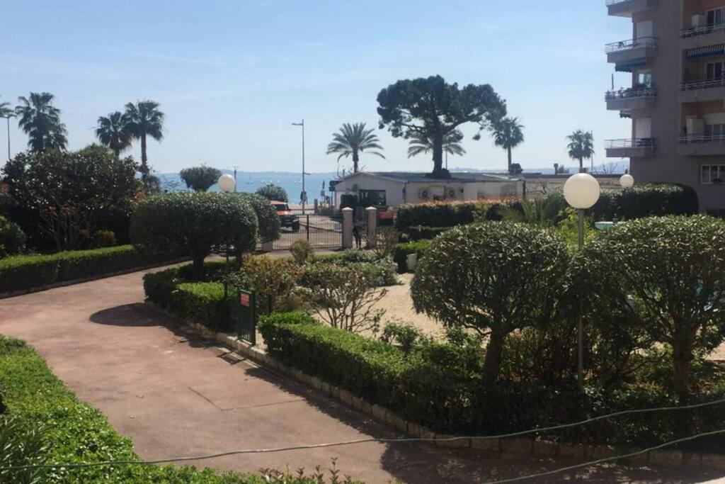 Charmant Appartement Bord De Mer, Plage Cagnes-sur-Mer Bagian luar foto
